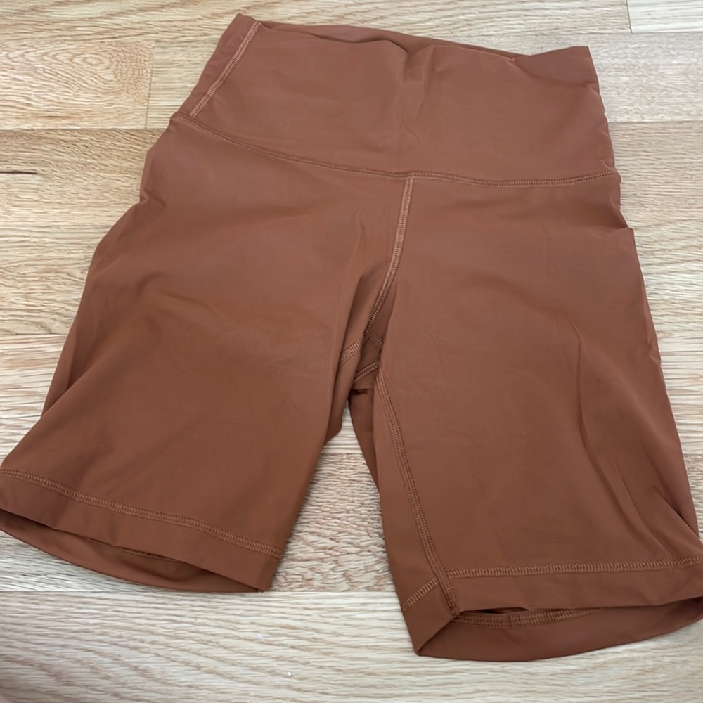 Everlane bike shorts size small rust color